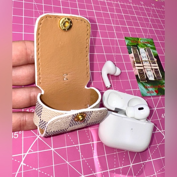 💖 Upcycled LV Damier Azure AirPod case Pro; Pro 2; 3rd Gen; 2nd Gen; - Picture 6 of 16